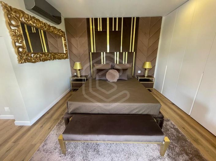 Image No.30-4 Bed House for sale