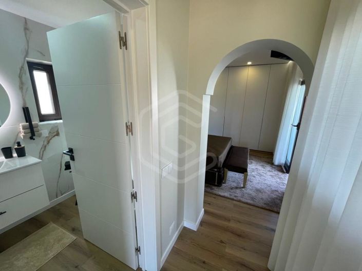 Image No.32-4 Bed House for sale