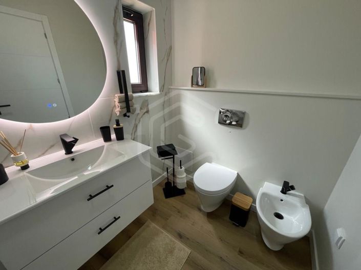 Image No.35-4 Bed House for sale