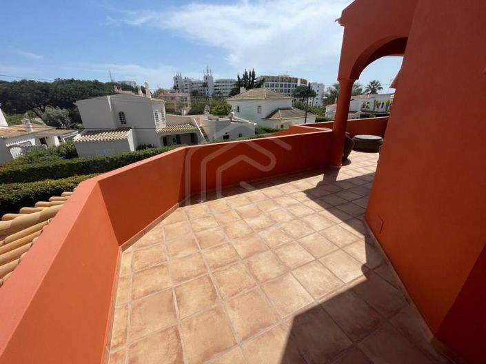 Image No.37-4 Bed House for sale