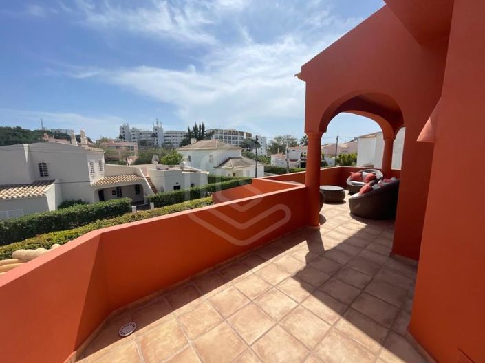 Image No.40-4 Bed House for sale