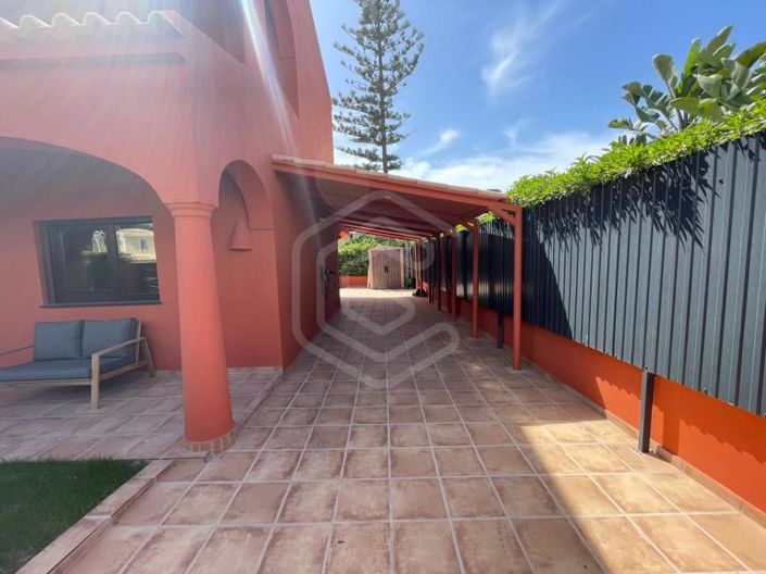 Image No.51-4 Bed House for sale