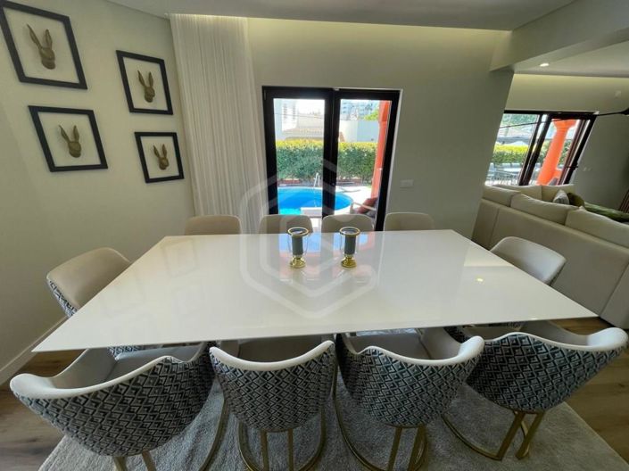 Image No.7-4 Bed House for sale