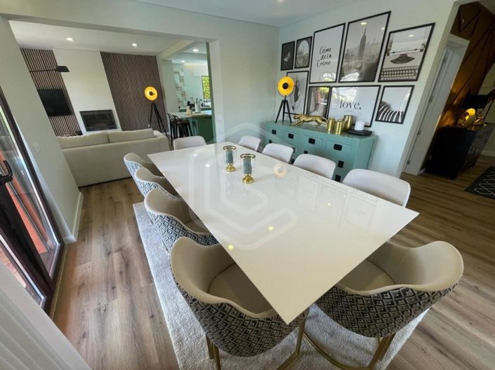 Image No.8-4 Bed House for sale