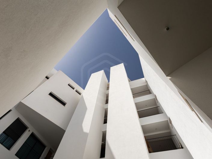 Image No.20-4 Bed Apartment for sale