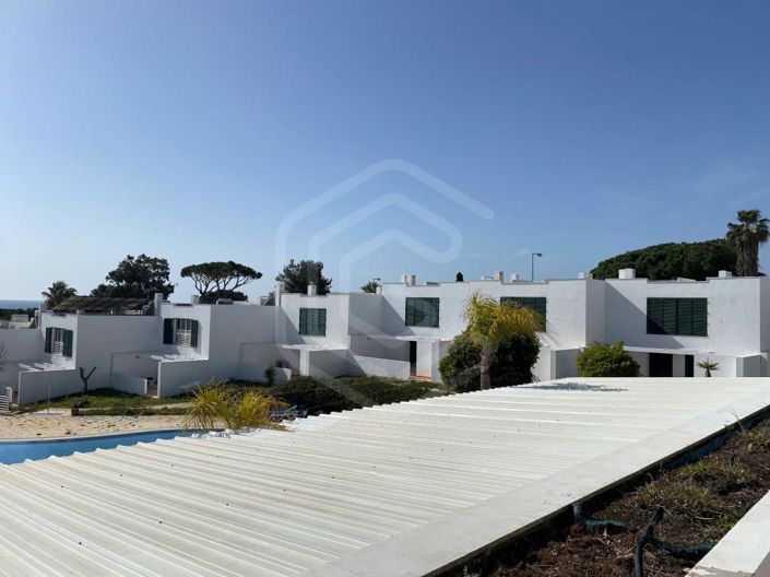 Image No.12-2 Bed House for sale