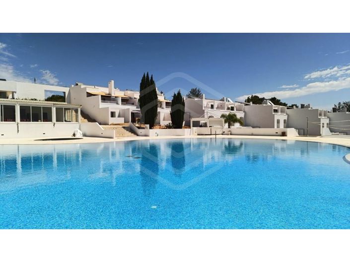 Image No.15-2 Bed House for sale