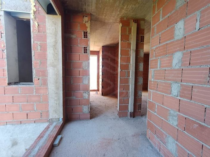 Image No.15-3 Bed House for sale