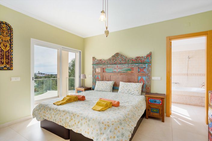 Image No.14-4 Bed House for sale