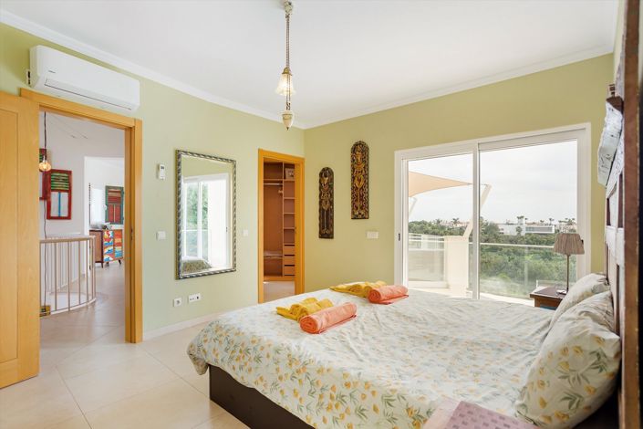 Image No.15-4 Bed House for sale