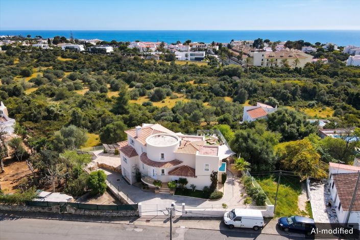 Image No.2-4 Bed House for sale