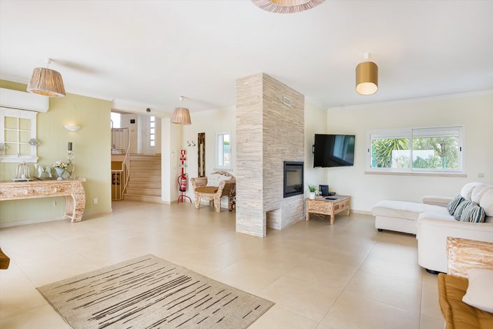 Image No.22-4 Bed House for sale