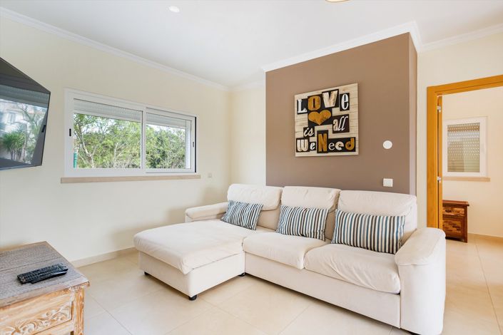 Image No.24-4 Bed House for sale