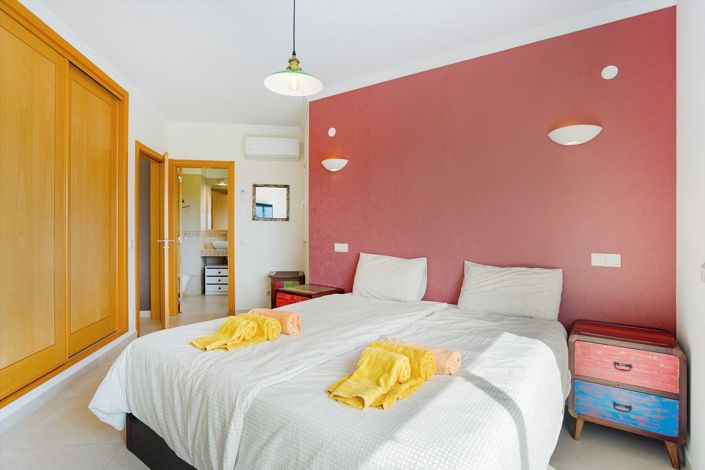 Image No.26-4 Bed House for sale