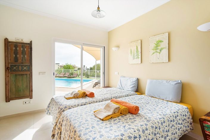 Image No.28-4 Bed House for sale
