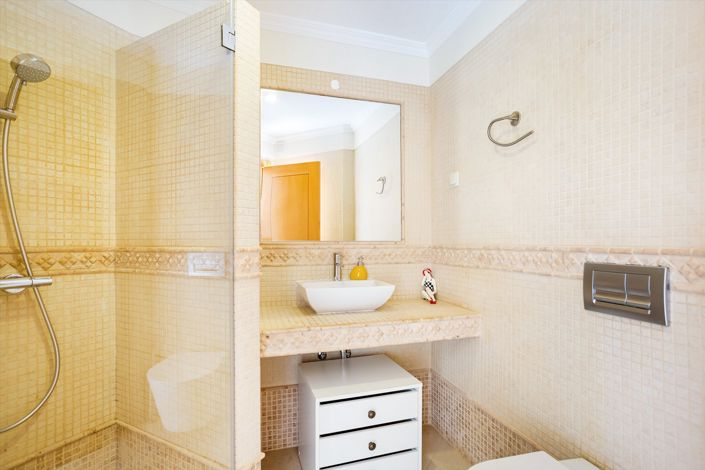Image No.30-4 Bed House for sale