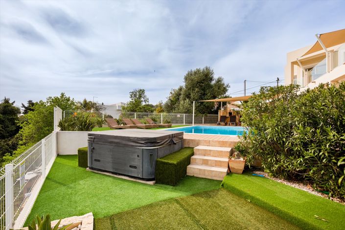 Image No.40-4 Bed House for sale