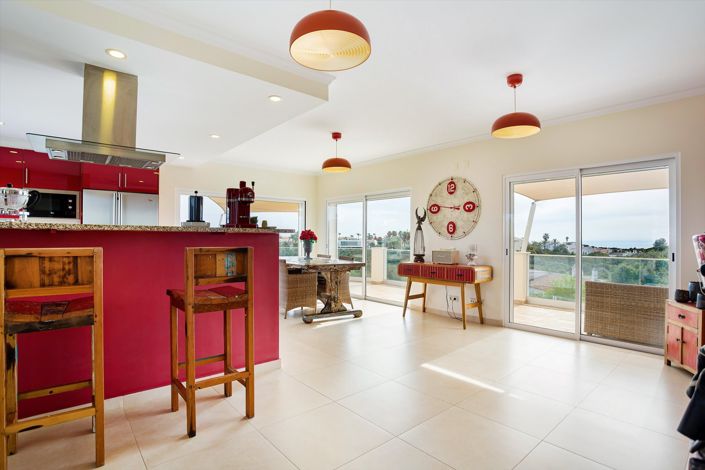 Image No.5-4 Bed House for sale