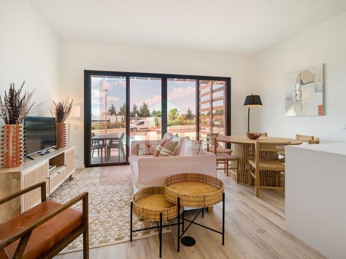 Image No.7-2 Bed House for sale