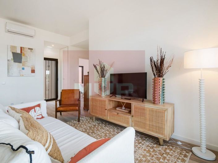 Image No.9-2 Bed House for sale