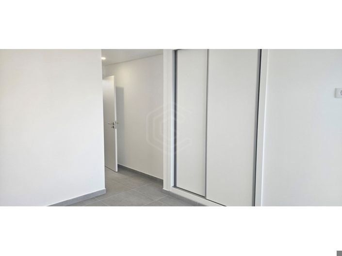 Image No.11-3 Bed House for sale
