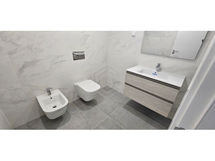 Image No.12-3 Bed House for sale