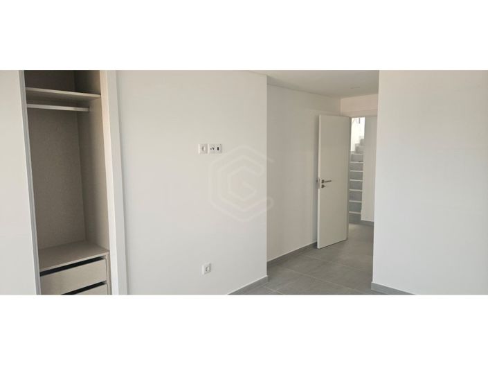 Image No.13-3 Bed House for sale