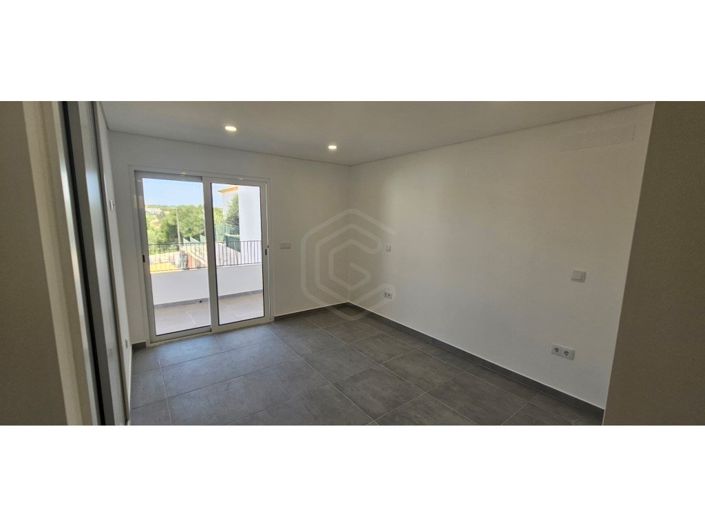 Image No.14-3 Bed House for sale