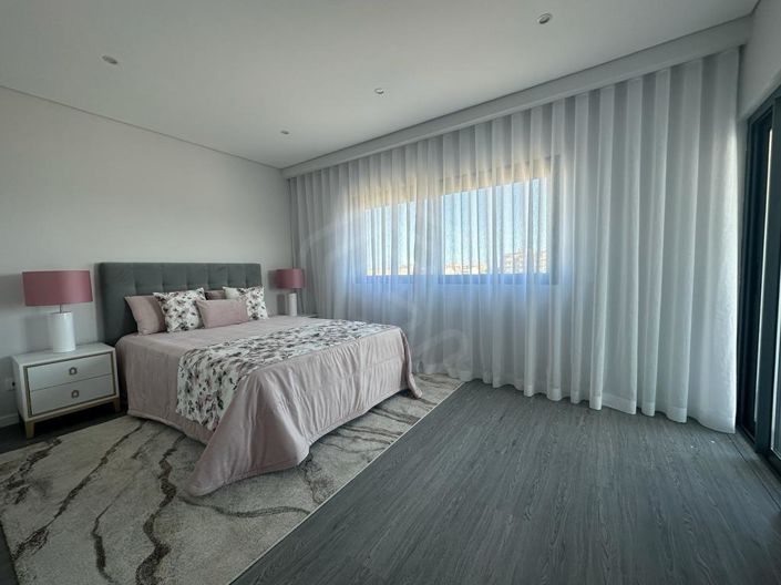 Image No.20-3 Bed Apartment for sale