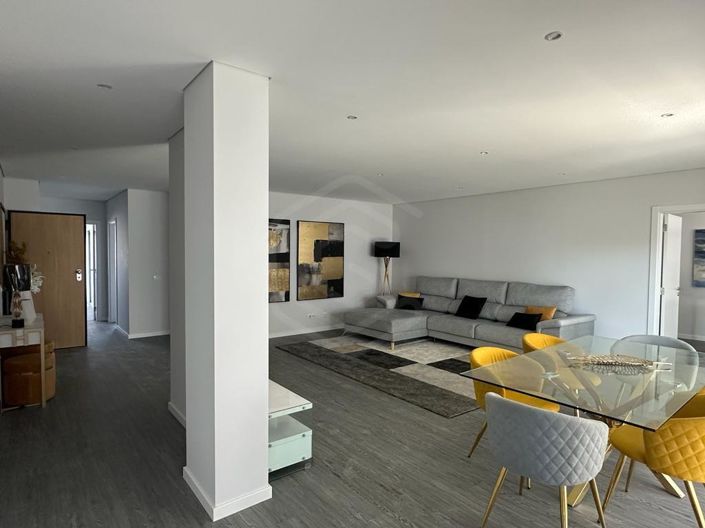 Image No.1-4 Bed Apartment for sale