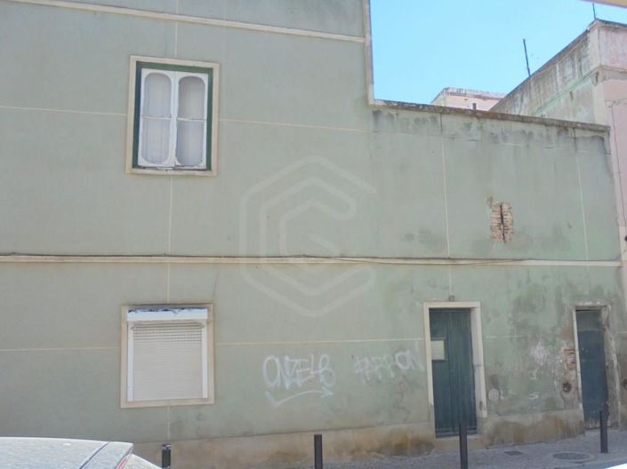 Image No.2-8 Bed House for sale