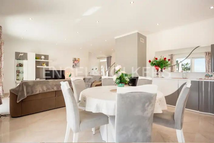 Image No.10-4 Bed House for sale