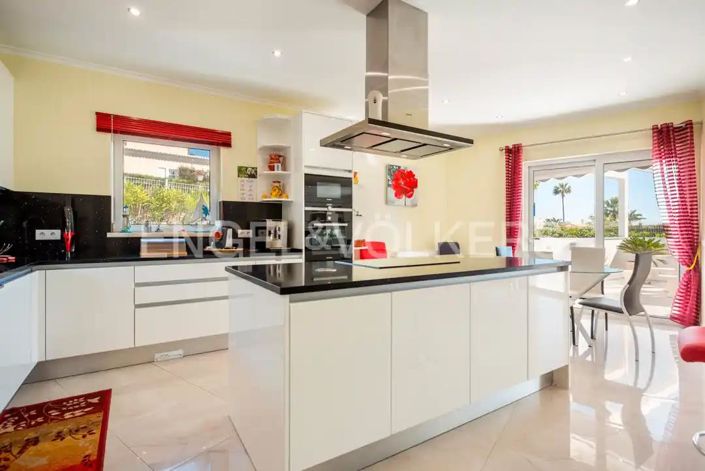 Image No.13-4 Bed House for sale