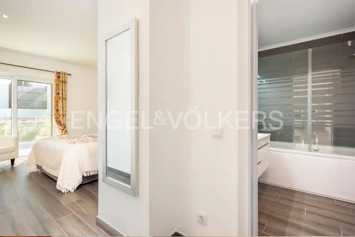 Image No.17-4 Bed House for sale