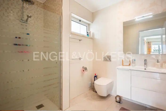 Image No.23-4 Bed House for sale