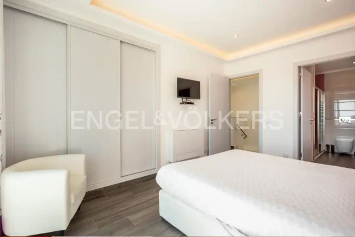 Image No.28-4 Bed House for sale
