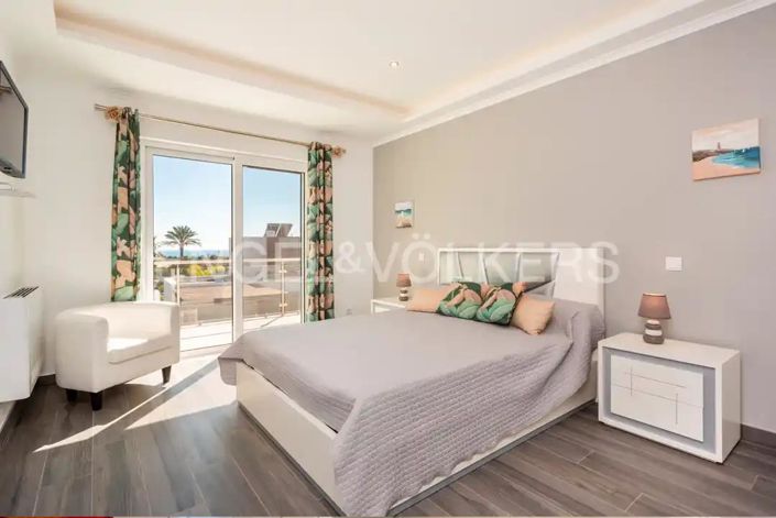 Image No.30-4 Bed House for sale