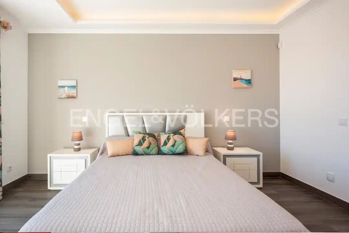 Image No.31-4 Bed House for sale