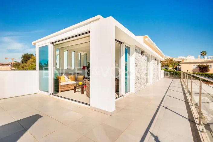 Image No.36-4 Bed House for sale