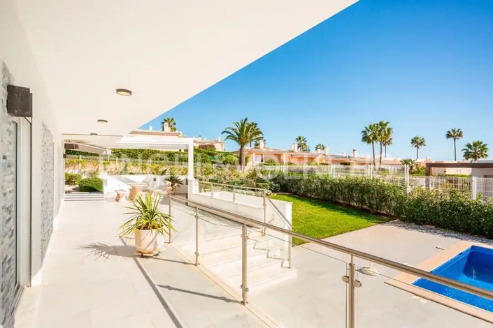 Image No.40-4 Bed House for sale