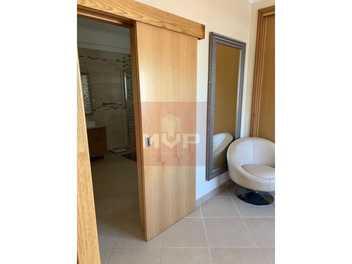 Image No.16-4 Bed House for sale