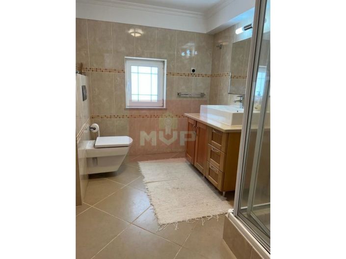 Image No.25-4 Bed House for sale