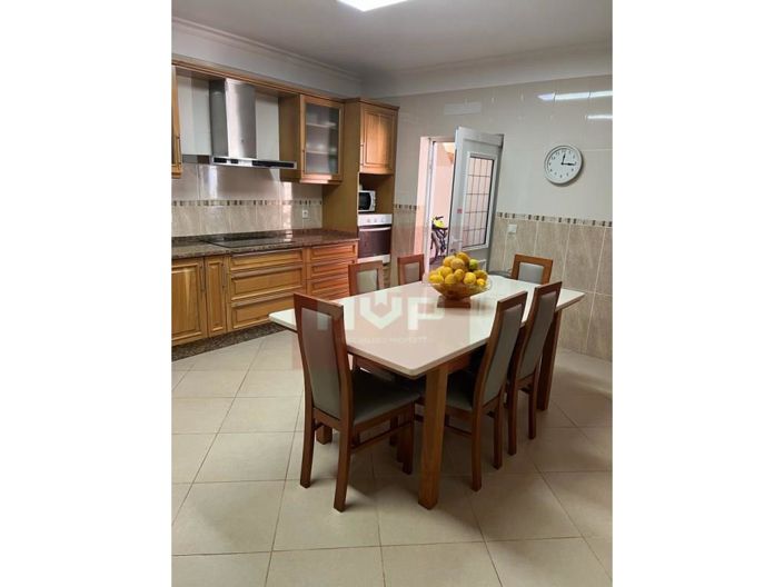 Image No.7-4 Bed House for sale