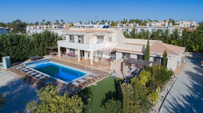 Image No.1-6 Bed House for sale