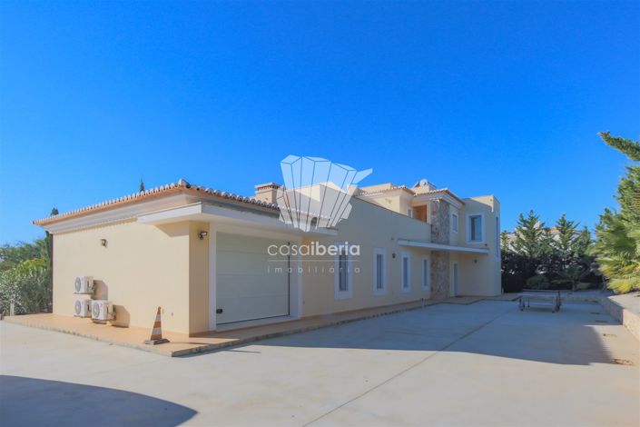Image No.31-6 Bed House for sale