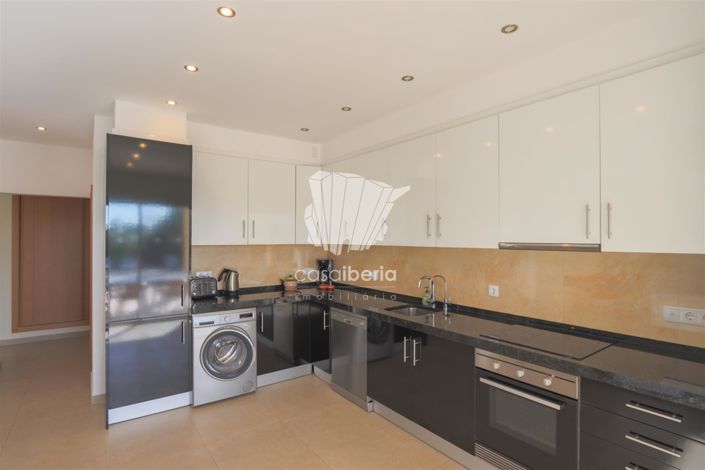 Image No.38-6 Bed House for sale