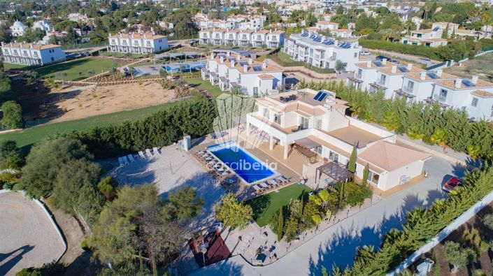 Image No.4-6 Bed House for sale