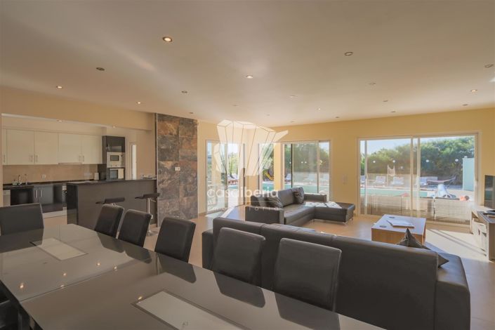 Image No.41-6 Bed House for sale