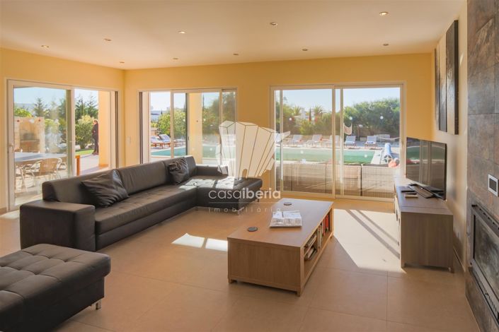 Image No.44-6 Bed House for sale