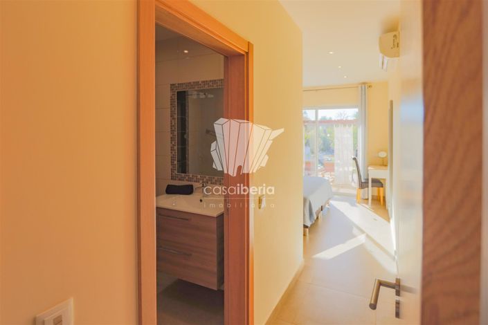 Image No.47-6 Bed House for sale